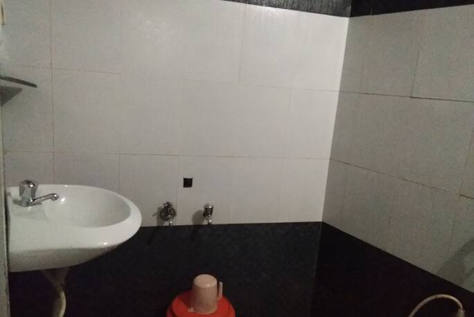 S B Cottage In Munnar Book Room Night