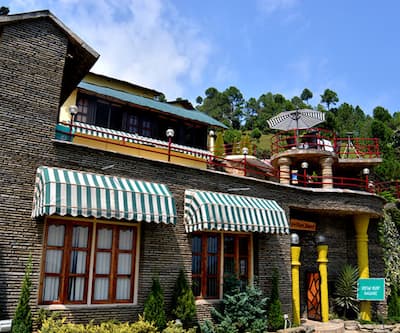 https://imgcld.yatra.com/ytimages/image/upload/t_hotel_yatra_city_desktop/v1490415907/Hotel/Kausani/00010118/A2_OpwpFZ.jpg