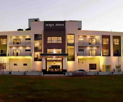 https://imgcld.yatra.com/ytimages/image/upload/t_hotel_yatra_city_desktop/v1494826597/Hotel/Chittorgarh/00087282/Overview_fdycsd.jpg