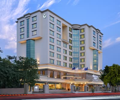 https://imgcld.yatra.com/ytimages/image/upload/t_hotel_yatra_city_desktop/v1495791568/Hotel/Ahmedabad/00000125/HOTEL_EXTERIOR_UcTDkg.jpg