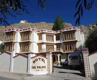 https://imgcld.yatra.com/ytimages/image/upload/t_hotel_yatra_city_desktop/v1497611310/Hotel/Leh/00015865/1_DbyCj2.jpg