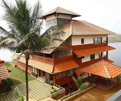 https://imgcld.yatra.com/ytimages/image/upload/t_hotel_yatra_city_desktop/v1502087389/Hotel/Wayanad/00088409/Overview_ixR5Vi.jpg