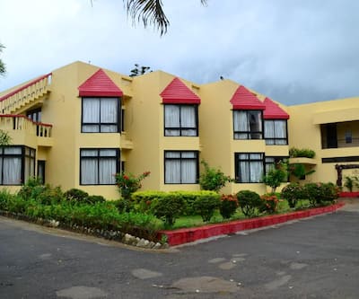 https://imgcld.yatra.com/ytimages/image/upload/t_hotel_yatra_city_desktop/v1502263965/Hotel/Gopalpur/00000453/Overview_fYvktj.jpg