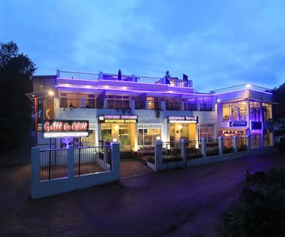 https://imgcld.yatra.com/ytimages/image/upload/t_hotel_yatra_city_desktop/v1502454938/Hotel/Coonoor/00018180/night-view-of-orchid_IFYMlW.jpg