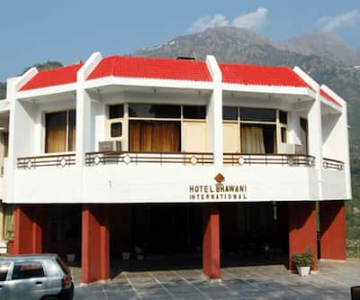 https://imgcld.yatra.com/ytimages/image/upload/t_hotel_yatra_city_desktop/v1502700281/Hotel/Katra/00004989/Overview_31wiXP.jpg