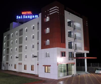 https://imgcld.yatra.com/ytimages/image/upload/t_hotel_yatra_city_desktop/v1502969298/Hotel/Shirdi/00008543/Overview_aKFGqL.jpg