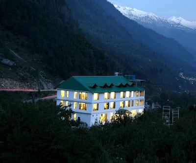 https://imgcld.yatra.com/ytimages/image/upload/t_hotel_yatra_city_desktop/v1505387785/Hotel/Manali/00041096/Front_Cover_Pic_x8O2rX.jpg