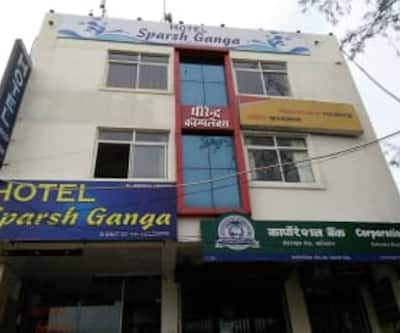 https://imgcld.yatra.com/ytimages/image/upload/t_hotel_yatra_city_desktop/v1505972186/Hotel/Rishikesh/00097196/2_FNFAOi.jpg