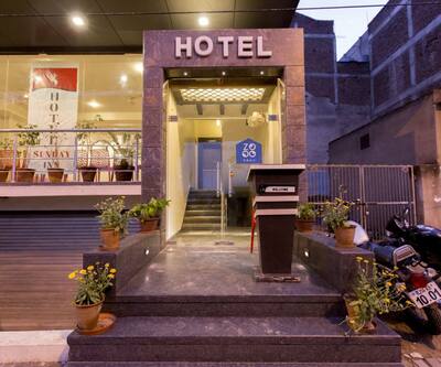 https://imgcld.yatra.com/ytimages/image/upload/t_hotel_yatra_city_desktop/v1506426197/Hotel/Jaipur/00023309/Front_Facade_Image_Hy4f54.jpg