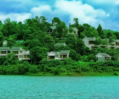 https://imgcld.yatra.com/ytimages/image/upload/t_hotel_yatra_city_desktop/v1508314841/Hotel/Wayanad/00007339/wayanad_silver_woods_maAaAd.jpg