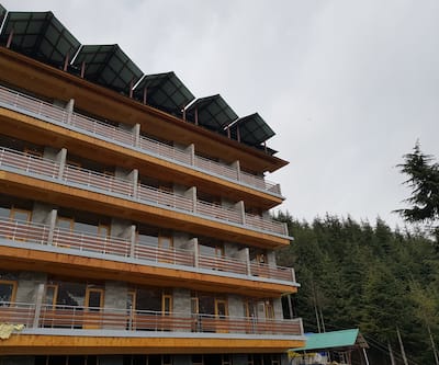 https://imgcld.yatra.com/ytimages/image/upload/t_hotel_yatra_city_desktop/v1524461070/Hotel/Manali/00115915/20180216_114216_qS2uJv.jpg