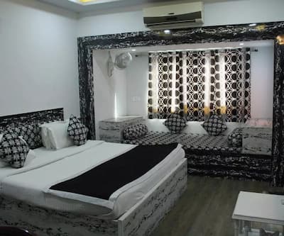 https://imgcld.yatra.com/ytimages/image/upload/t_hotel_yatra_city_desktop/v1532589779/Hotel/Bhilwara/00029142/snip6_UagYoV.jpg