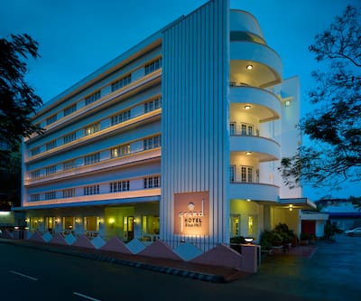 https://imgcld.yatra.com/ytimages/image/upload/t_hotel_yatra_city_desktop/v1540458929/Hotel/Ernakulam/00001717/GrandHotel_JyDOl9.jpg