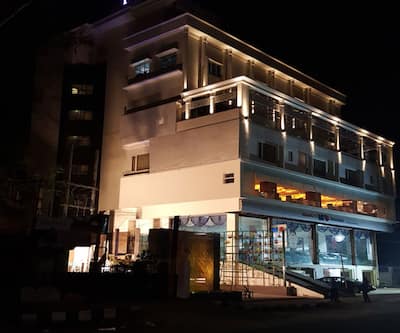 https://imgcld.yatra.com/ytimages/image/upload/t_hotel_yatra_city_desktop/v1547366033/Hotel/Guwahati/00067846/10323790_PALACIO1_OVERVIEW_nfeZ3f.jpg