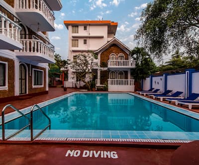 https://imgcld.yatra.com/ytimages/image/upload/t_hotel_yatra_city_desktop/v1548150652/Hotel/00003860/SWIMMING_POOLVIEW_n5gzPI.jpg