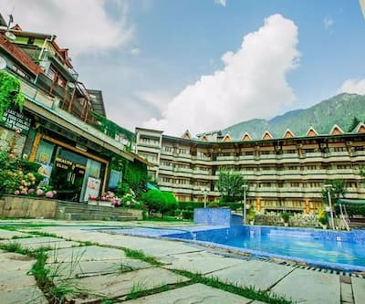 https://imgcld.yatra.com/ytimages/image/upload/t_hotel_yatra_city_desktop/v1552888054/Hotel/Manali/00141242/2_HjVST8.jpg