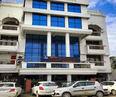 https://imgcld.yatra.com/ytimages/image/upload/t_hotel_yatra_city_desktop/v1563797899/Hotel/Dibrugarh/00018750/hotel-front-small-800x1067_wMq0my.jpg