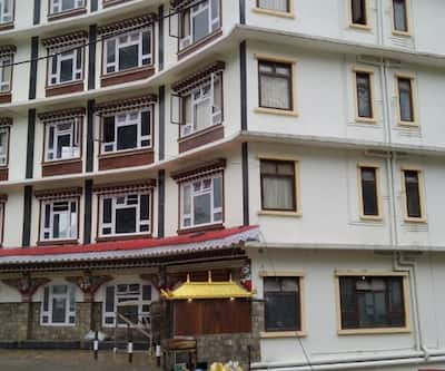 https://imgcld.yatra.com/ytimages/image/upload/t_hotel_yatra_city_desktop/v2077293862/Hotel/Gangtok/00198084/IMG_20190406_WA0073_vN8rVn.jpg