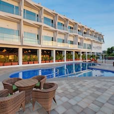 3 Star Hotels In Lonavala Book From 252 Best Hotels 1399 Flat 50 Off On First Hotel Booking There is a huge list of hotels available at lonavala of every budget type. 3 star hotels in lonavala book from