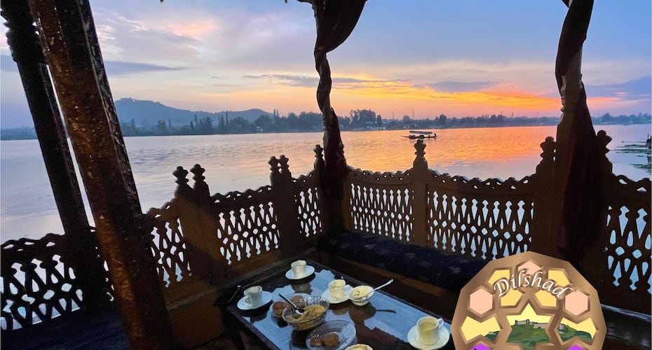 Dilshad Houseboats, Srinagar 2