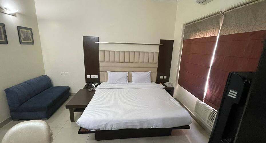 Hotel Grand Sai Moradabad, Moradabad 1