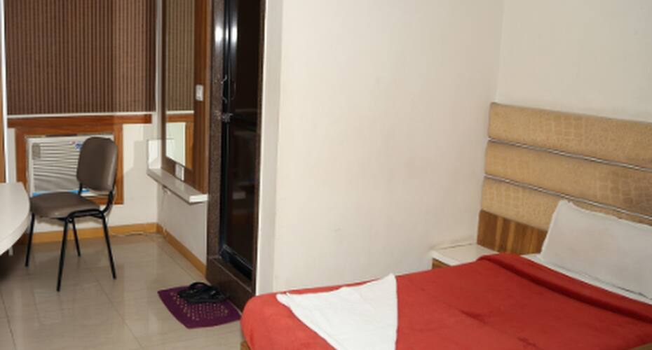 Hotel Mid Town, Ahmedabad 3