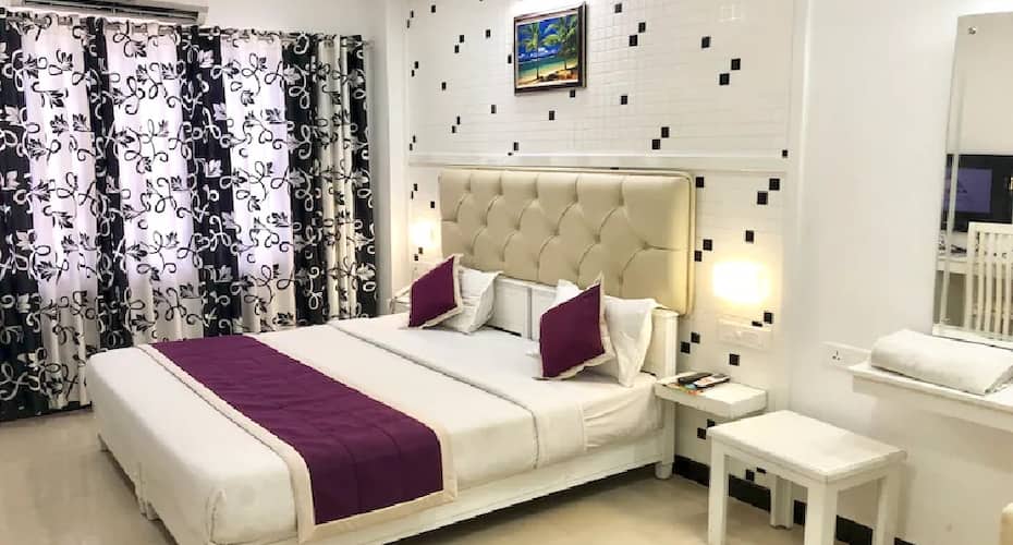 Excellency Airport Hotel, Kochi 5
