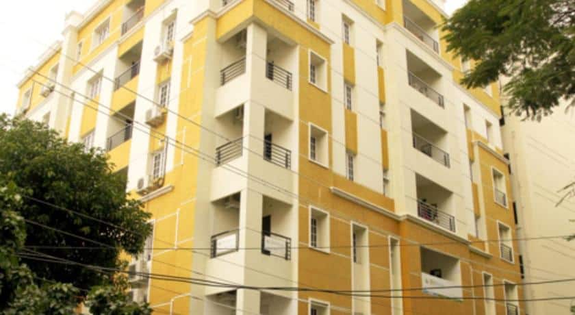 R GRAND COMFORT STAYS, Hyderabad 1