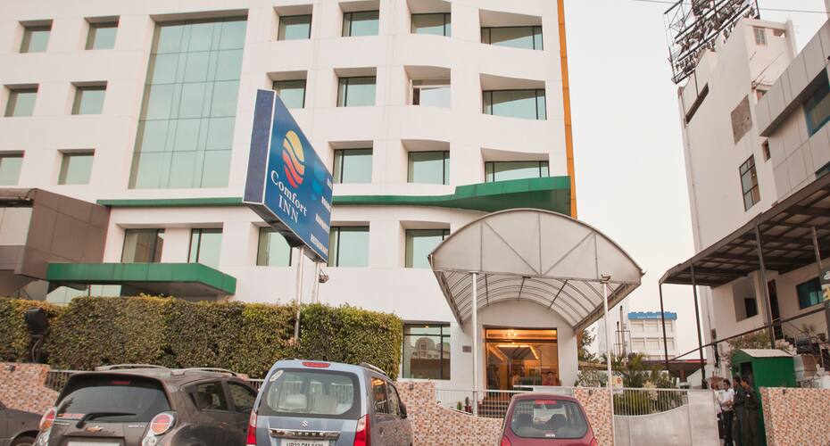 Comfort Inn Lucknow Book This Hotel At The Best Price Only On