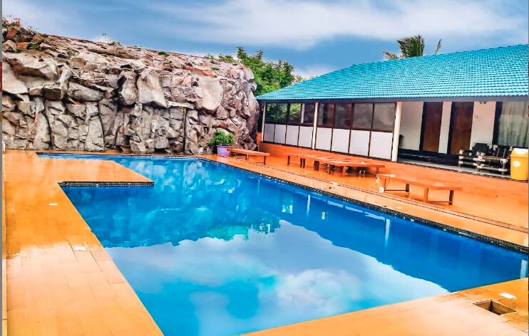 Anand Resort - A Luxury Private Pool Villa in Nashik, Trimbakeshwar 2