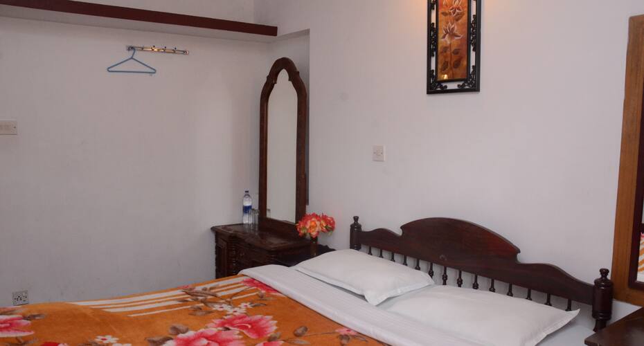 Sisiram Cottage Hotel Munnar Book Hotel Online Hoteldekho