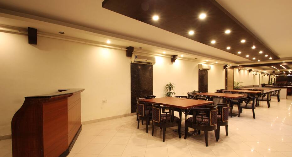 Hotel Comfort Zone New Delhi Book This Hotel At The Best Price