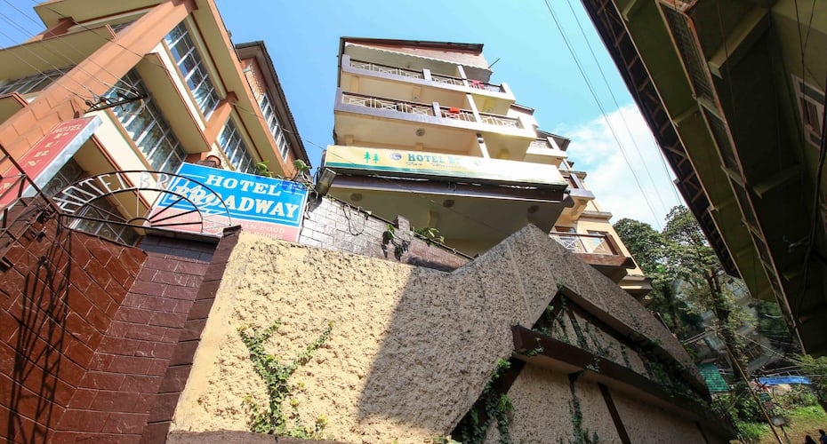 Hotel Broadway Darjeeling Book This Hotel At The Best - 