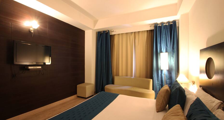 Silver Fernsa Boutique Hotel New Delhi Book This Hotel - 