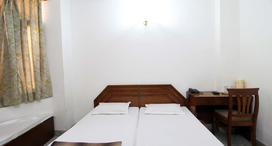 Batra Holiday Home New Delhi Book This Hotel At The Best - 