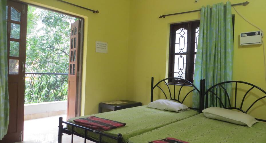 Crystal Cottage Guest House Goa Book This Hotel At The Best