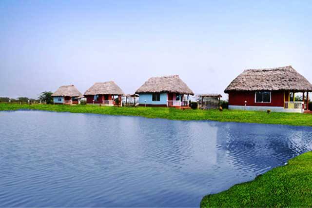 Lake View Hotel Resorts Tajpur Book This Hotel At The Best