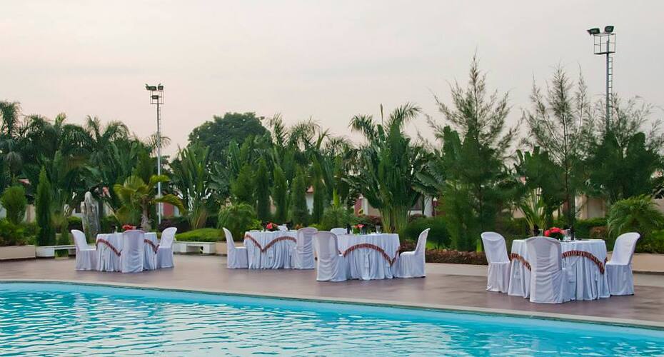 Neejanand Luxurious Resort Ayurveda Spa None Hotel Booking Hotels In Anand Bigbreaks Com Products :the ambience, accomodation, activity center, temple, dining hall etc. ayurveda spa none hotel booking hotels