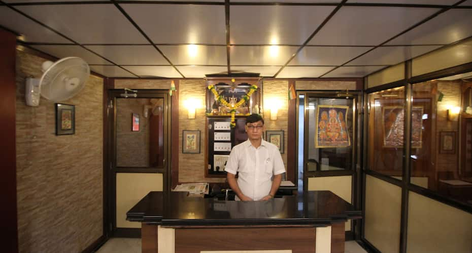 Trimurti Hotel, Mulund, 