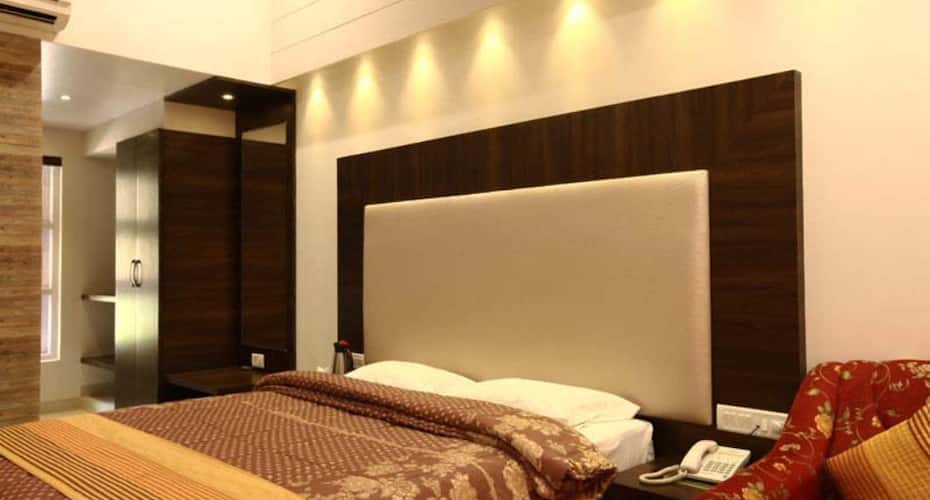Hotel Usha Ascot Matheran Price Reviews Photos Address Asia's only pedestrian hill retreat, matheran, is a declared ecologically sensitive zone, perched atop the sahyadri range. hotel usha ascot matheran price