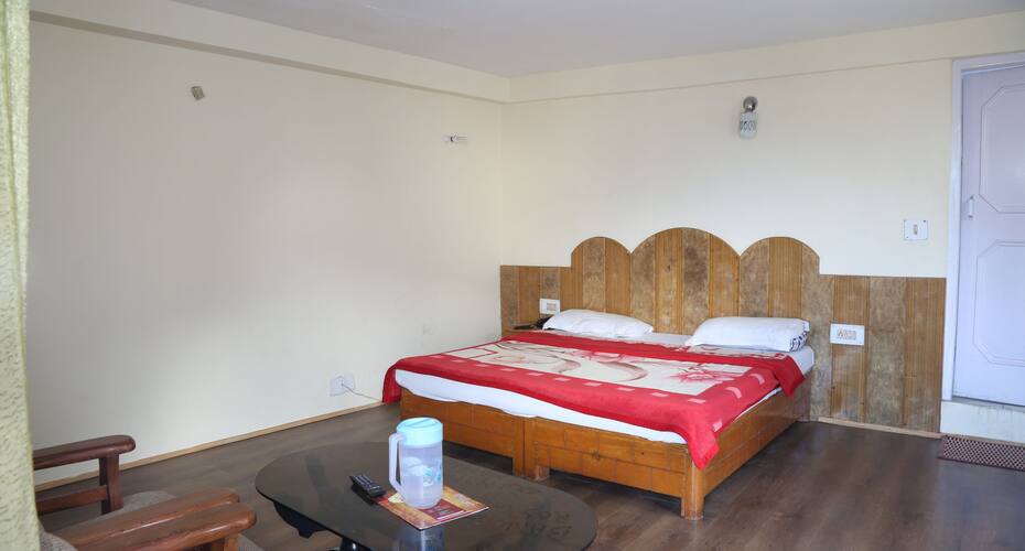 Hotel Pine View Manali Book This Hotel At The Best Price Only