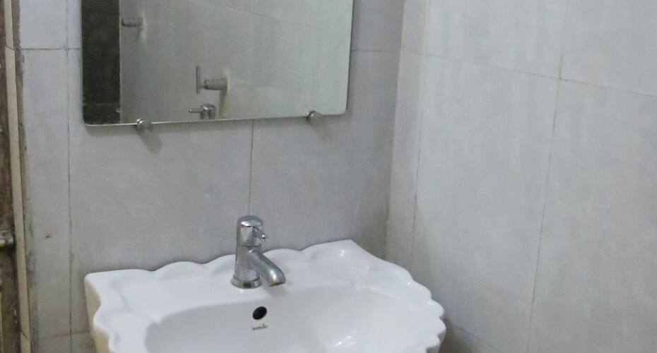 Hotel Surbhi Mp Nagar Hotel Booking Hotels In Bhopal Bigbreaks Com Benefits of online hotel reservation. bigbreaks com