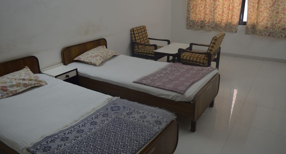 Hotel Dhiraj Dham Nathdwara Book This Hotel At The Best Price