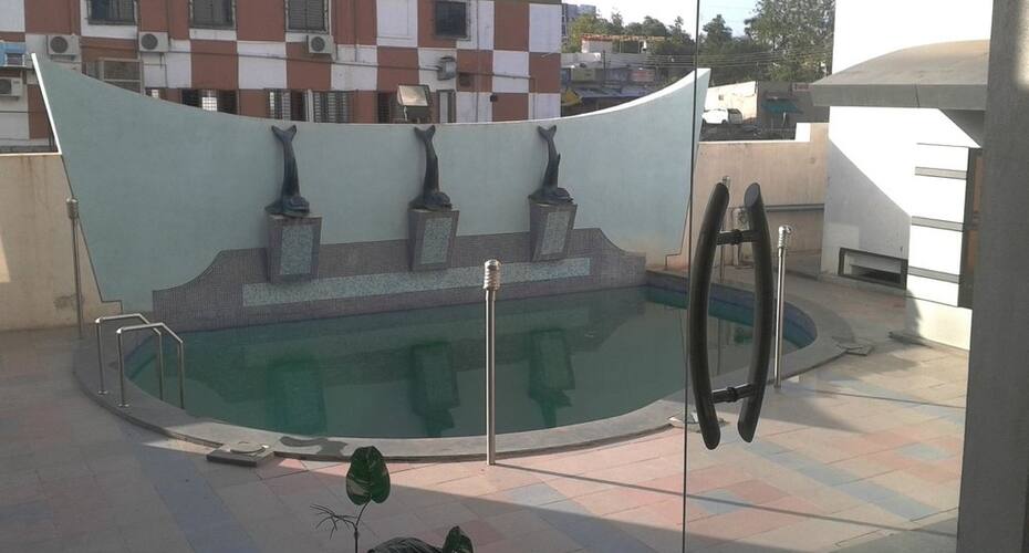 Tushar Executive None Hotel Booking Hotels In Akola Bigbreaks Com Showtime is an american premium cable and satellite television network that serves as the flagship service of the showtime networks subsidiary of cbs corporation, which also owns sister services the movie channel and flix. tushar executive none hotel booking