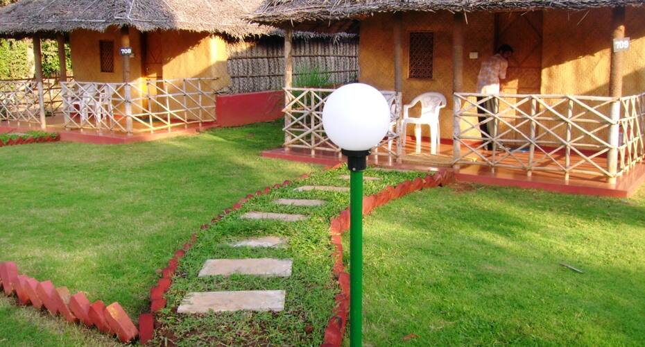 Beach Bay Cottages Goa Book This Hotel At The Best Price Only