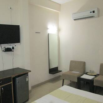 Abhinav Hotel Dewas Price Reviews Photos Address Sag uns dein lieblingskino, so kommst du während deines besuches auf cineplexx.at schneller zu deinen inhalten. abhinav hotel dewas price reviews