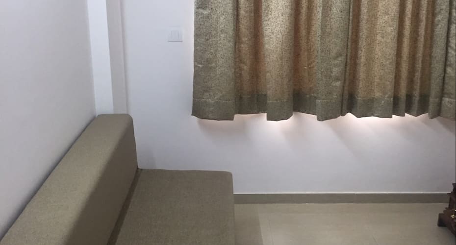 1.5 BHK LakeView, Sunset & Mountain View Tastefully furnished apartment, Lavasa 2