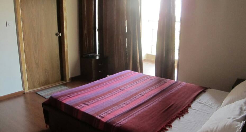 Spacious apartment at dona paula, Goa 4