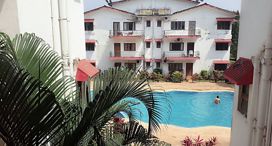 Blue Beach Resort Near Baga Beach, Goa 5
