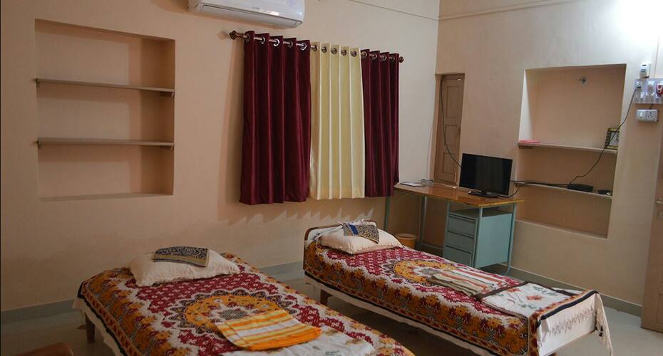 Garden Home Stay, Junagadh 1